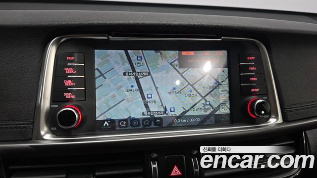Kia K5 2017 — photo 20
