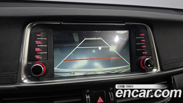 Kia K5 2017 — photo 21