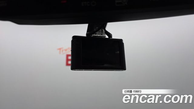 Kia K5 2017 — photo 28