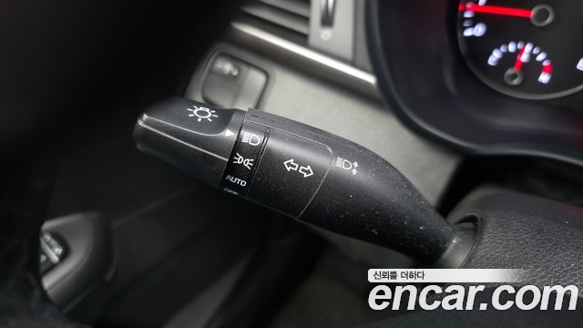 Kia K5 2017 — photo 29