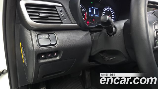 Kia K5 2017 — photo 31