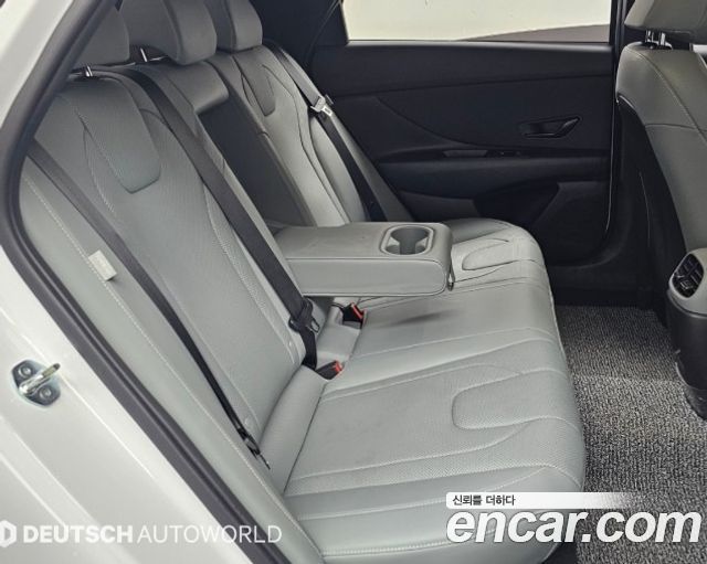 Hyundai AVANTE 2025 — photo 12