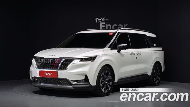 Kia Canival 2023 — photo 1