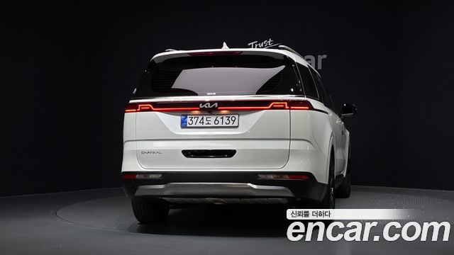 Kia Canival 2023 — photo 4