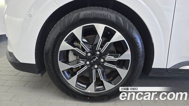 Kia Canival 2023 — photo 5