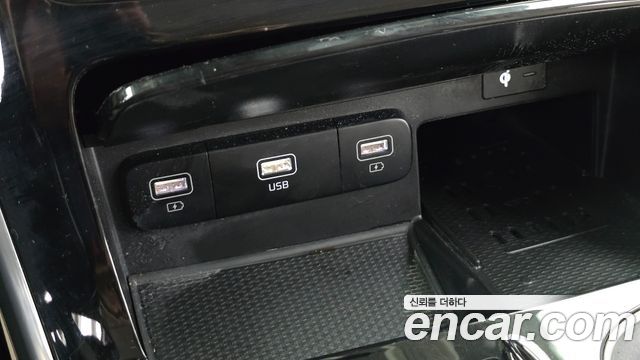 Kia Canival 2023 — photo 19