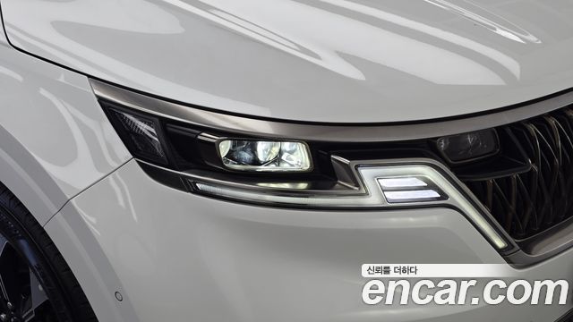 Kia Canival 2023 — photo 8