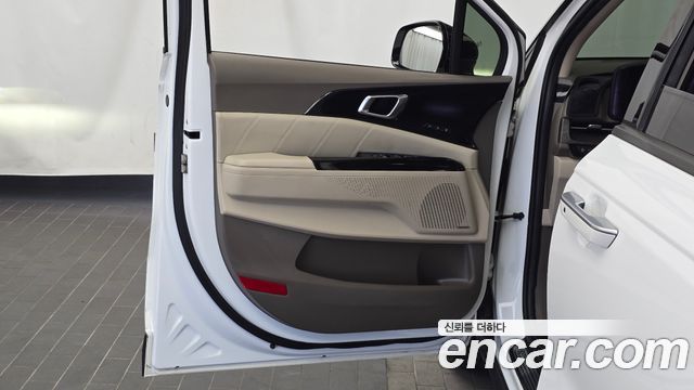 Kia Canival 2023 — photo 14
