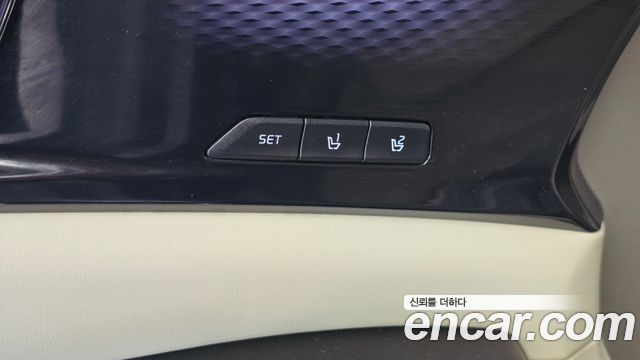 Kia Canival 2023 — photo 32