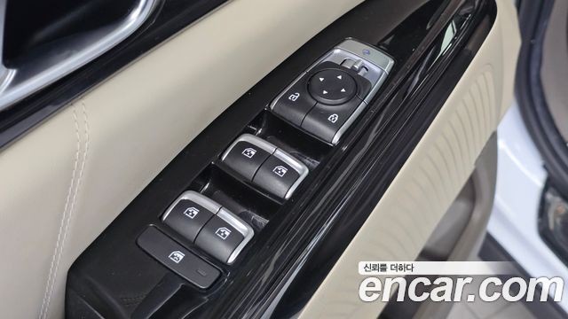 Kia Canival 2023 — photo 33