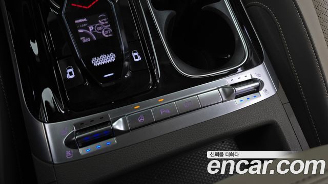 Kia Canival 2023 — photo 35
