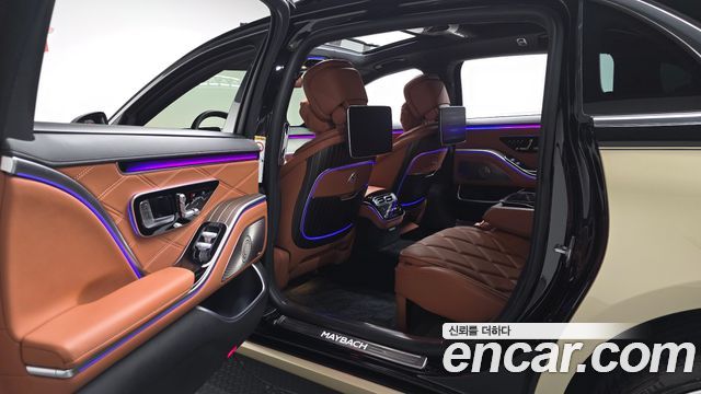 Mercedes-Benz S-Class 2023 — photo 18