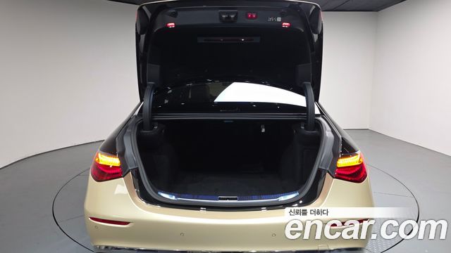 Mercedes-Benz S-Class 2023 — photo 26