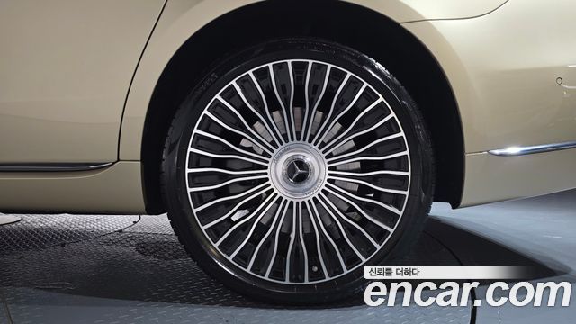 Mercedes-Benz S-Class 2023 — photo 7