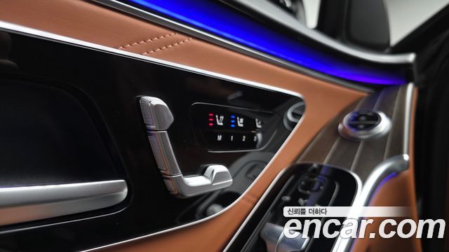 Mercedes-Benz S-Class 2023 — photo 29