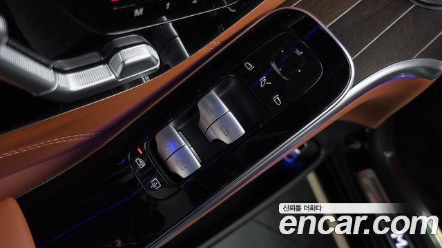 Mercedes-Benz S-Class 2023 — photo 37