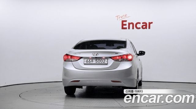 Hyundai AVANTE 2013 — photo 4