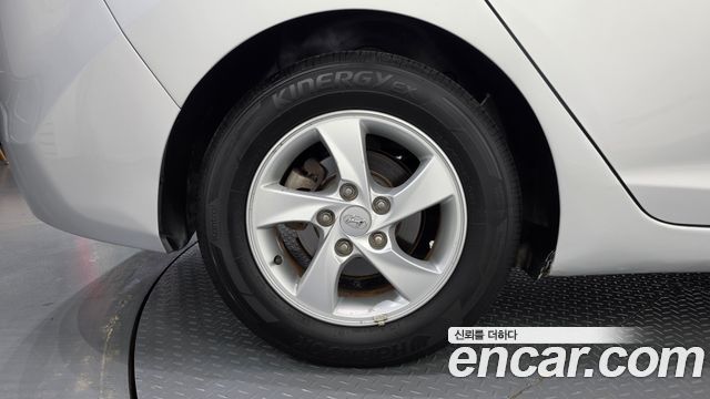 Hyundai AVANTE 2013 — photo 5