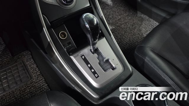 Hyundai AVANTE 2013 — photo 9