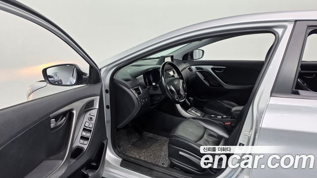 Hyundai AVANTE 2013 — photo 10