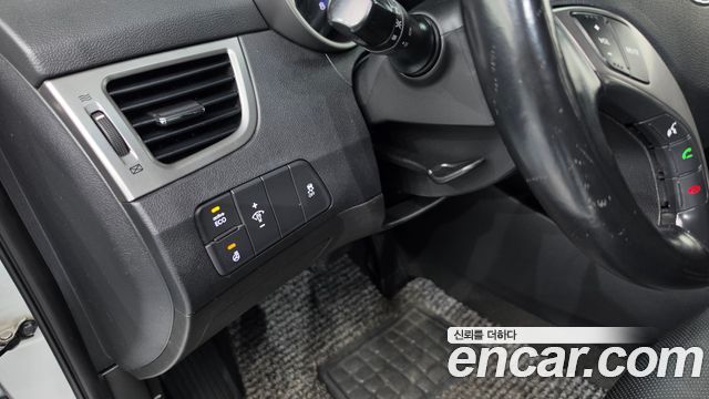 Hyundai AVANTE 2013 — photo 17