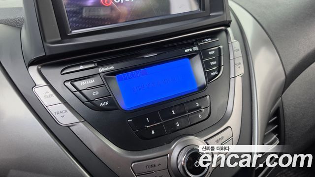 Hyundai AVANTE 2013 — photo 20