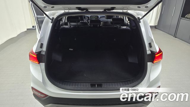 Hyundai Santafe 2019 — photo 28