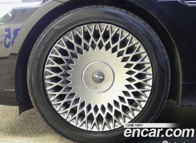 Genesis G90 2019 — photo 9