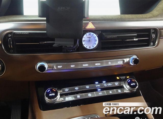 Genesis G90 2019 — photo 14