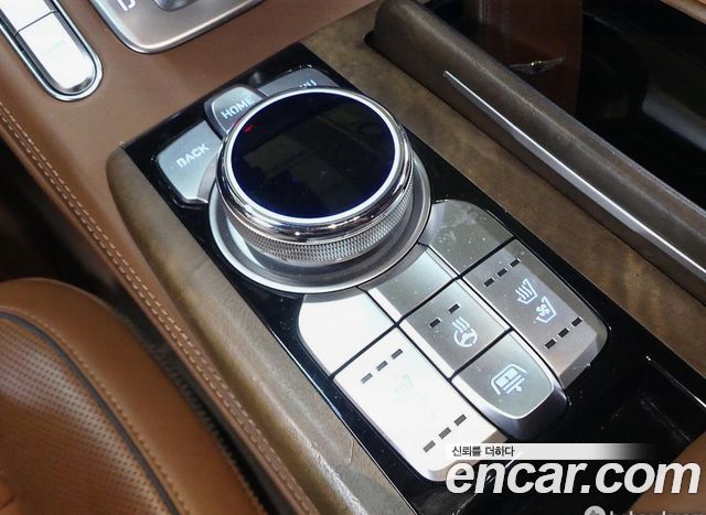 Genesis G90 2019 — photo 15