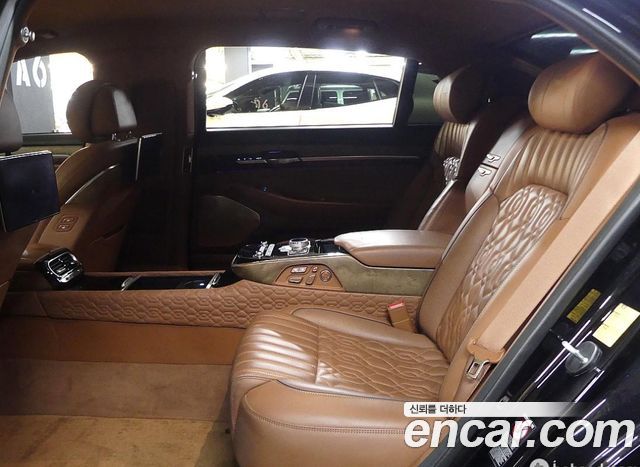 Genesis G90 2019 — photo 17