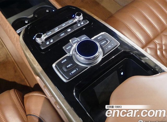 Genesis G90 2019 — photo 20