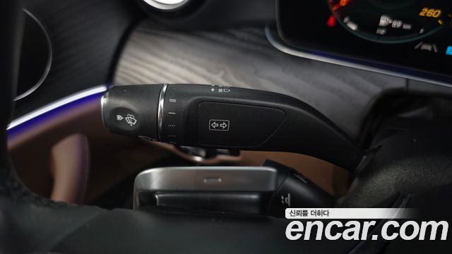 Mercedes-Benz E-Class 2023 — photo 30
