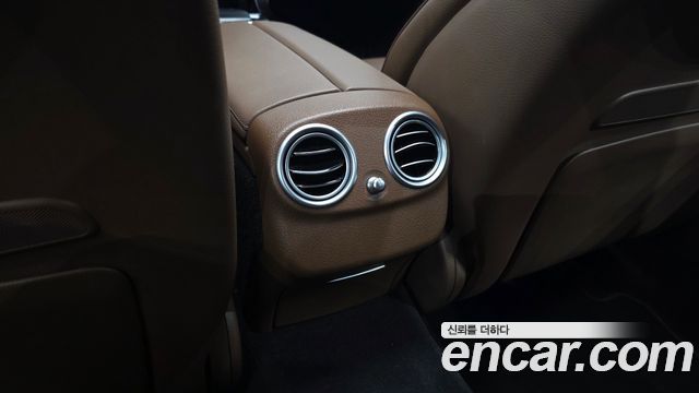 Mercedes-Benz E-Class 2023 — photo 35