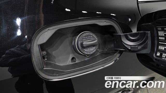 Mercedes-Benz E-Class 2023 — photo 37