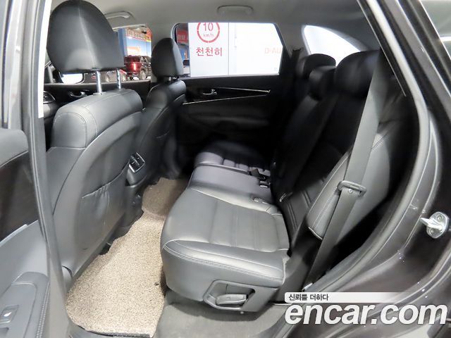 Kia Sorento 2018 — photo 12