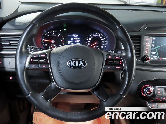 Kia Sorento 2018 — photo 15