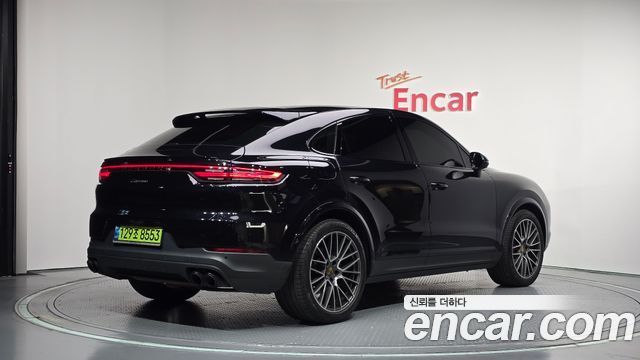 Porsche Cayenne 2022 — photo 2