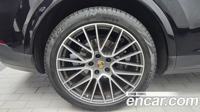 Porsche Cayenne 2022 — photo 5