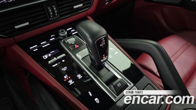 Porsche Cayenne 2022 — photo 9
