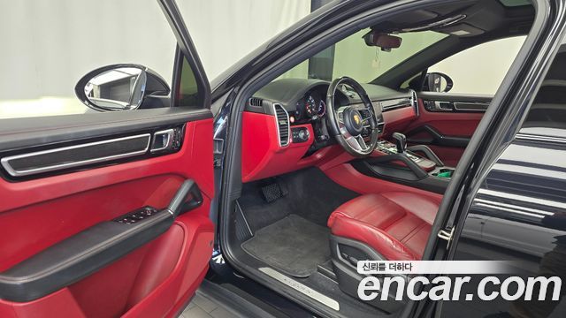 Porsche Cayenne 2022 — photo 10