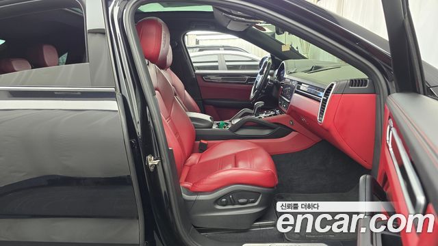 Porsche Cayenne 2022 — photo 11