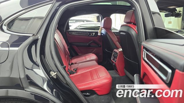 Porsche Cayenne 2022 — photo 12