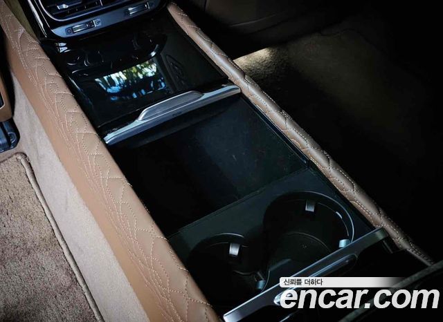 Genesis G90 2019 — photo 15