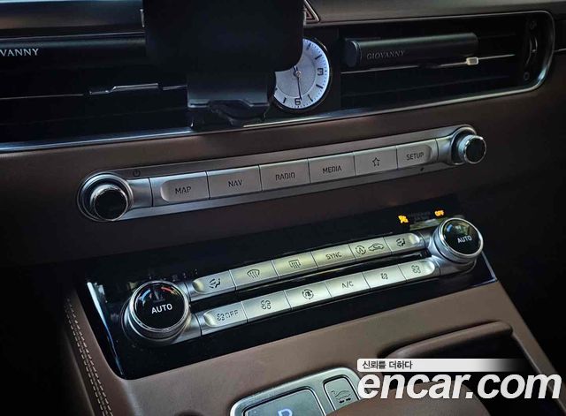 Genesis G90 2019 — photo 17