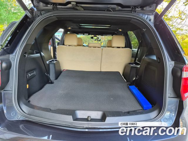 Ford Explorer 2017 — photo 14