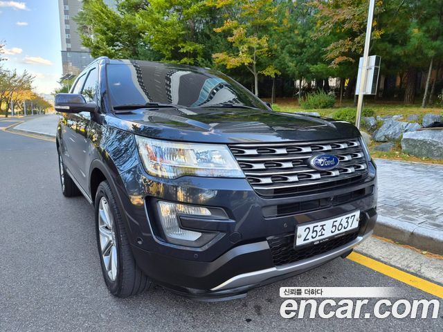 Ford Explorer 2017 — photo 17