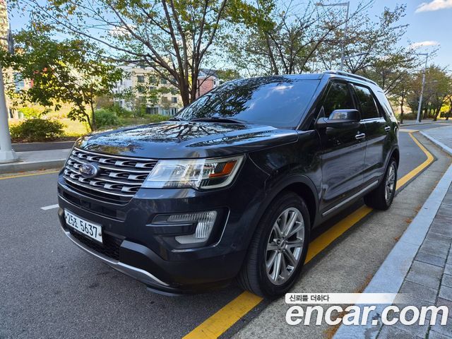 Ford Explorer 2017 — photo 20