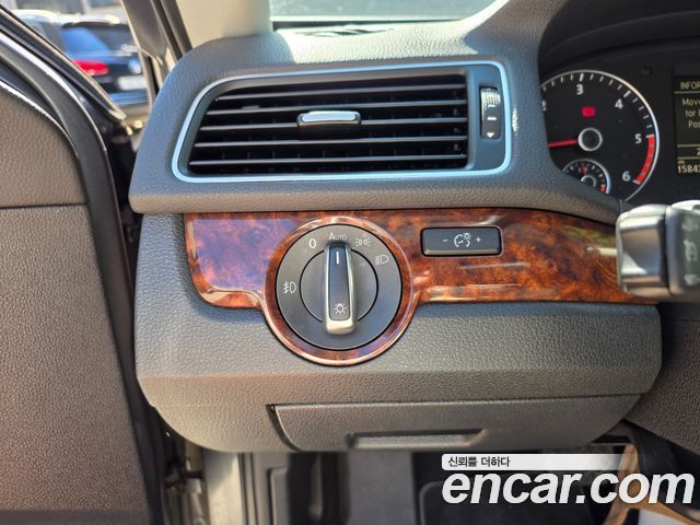 Volkswagen Passat 2013 — photo 8