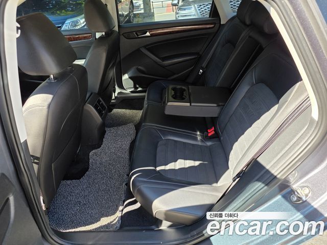 Volkswagen Passat 2013 — photo 9